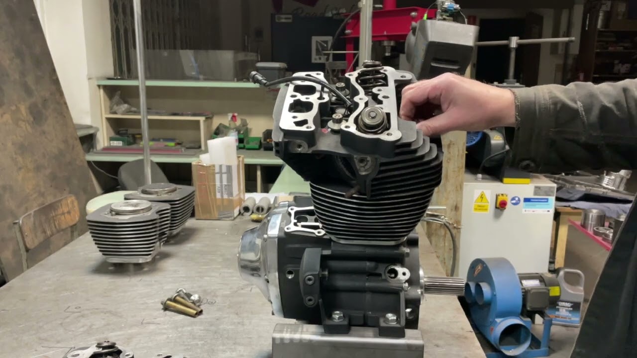 Harley Twin Cam 103 - co to jest ACR i jak zamontować głowice