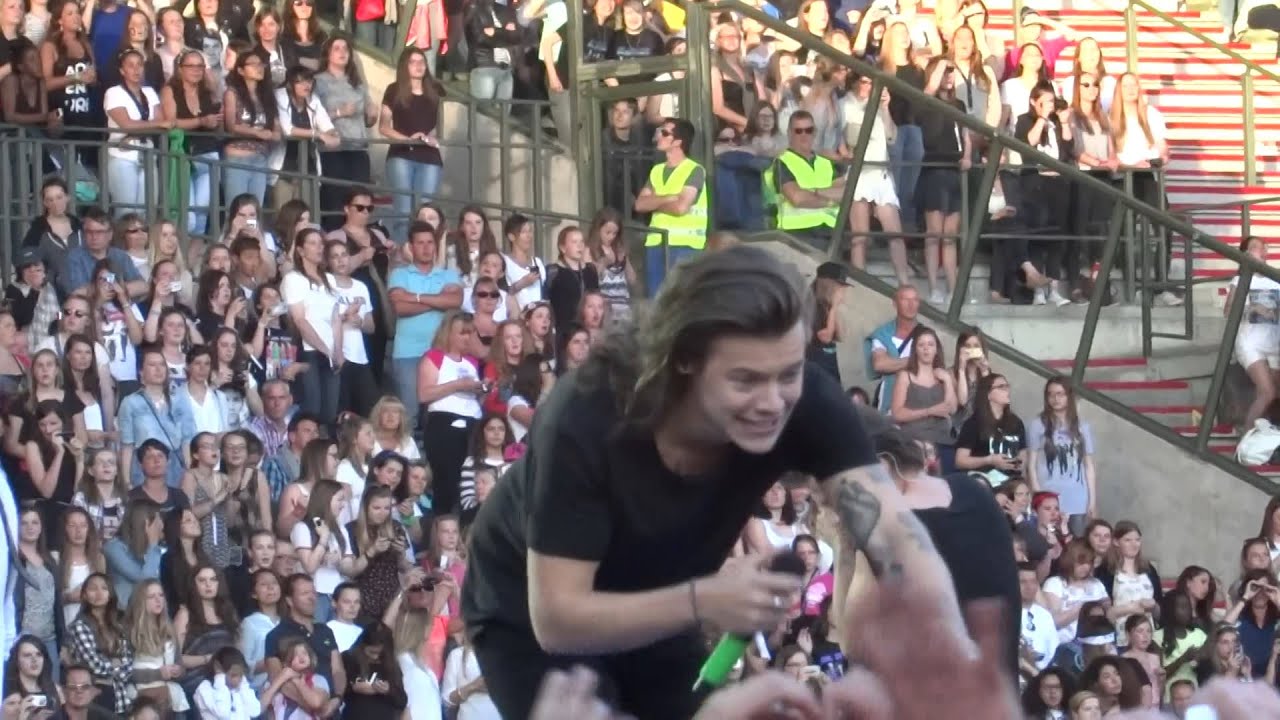 Little Black Dress - One Direction - OTRA - Brussels 13/06/2015