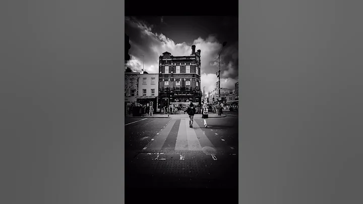 Crossroads of Contrast #OnePlus #onepluseurope ##OnePlus12 #neversettle #shotononeplus #shortsvideo