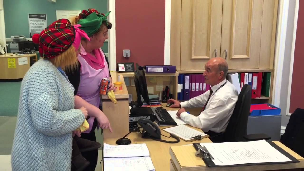 The DOLLS In Dunfermline "Ham Hocks Running A Mock" YouTube