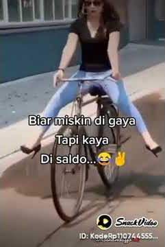 gadis seksi naik sepeda kuno