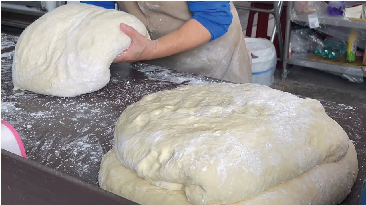 ⁣60年功夫餐廳級的美味蔥油餅,牛肉捲餅製作/Handmade Scallions Pancake and Beef Burrito Making Skills -台灣街頭美食