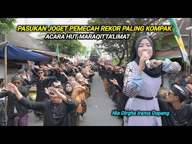 Nia dirgha Irama dopang ft pasukan joget paling rapi di acara pawai Hut Maraqitta'limat ke 71 class=