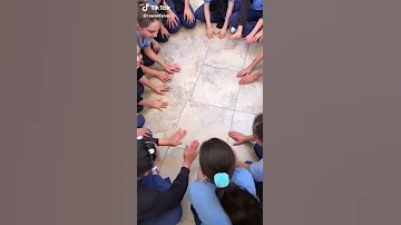ميوزيكالي رقصة الأصابع روان و ريان مع صحباتهم بالمدرسة 