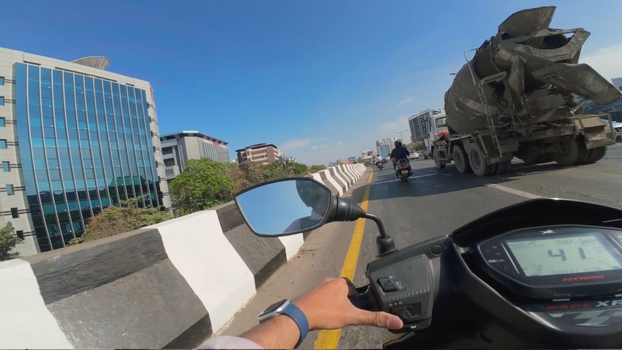 This Happened on My Office Ride Today… 😳