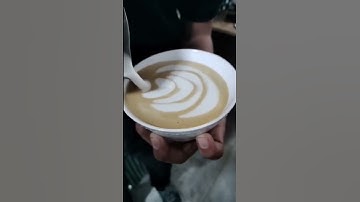 MAKING LATTE ART HEART | Easy Latte Art Heart #shorts #viralvideo #asmr #coffelatte #latteart