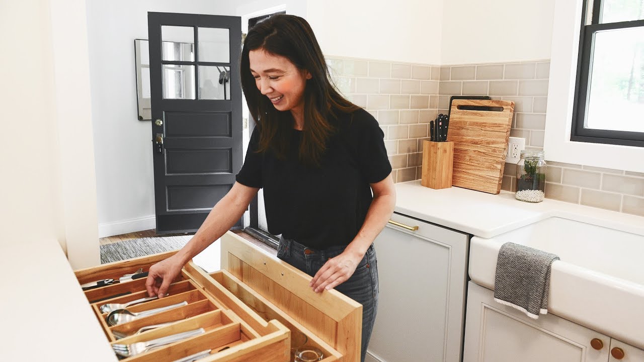 How we organized our kitchen drawers and cabinets - Jenna Sue Design