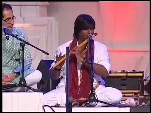 Richa sharma live singng