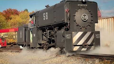 Daytime engine on the move, Youngstown Steel Heritage with the Porter 58 engine at Youngstown, OH.