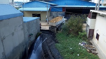 watchful Incredible Landfill! Dump Truck Back Uploading Stuck, Dozer KOMATSU push soil,