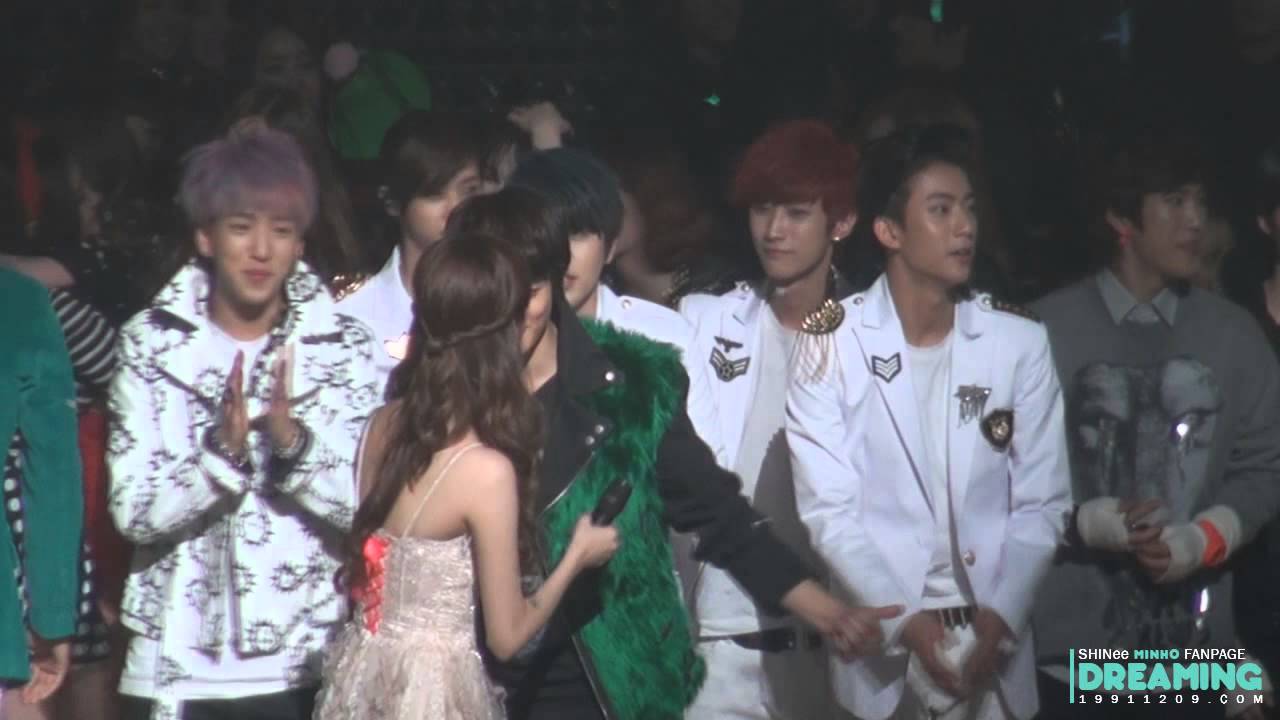 130101 가요대제전 새해부터 장난치는 민호와 종현이 + 민호의 새해인사