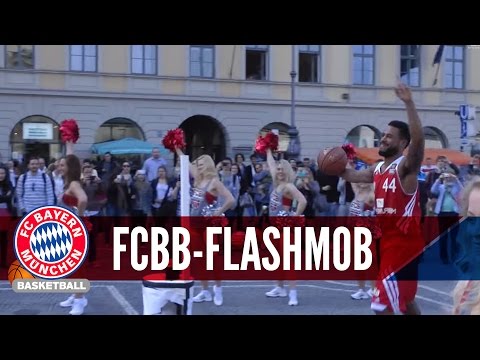 I HAVE A TEAM - Flashmob am Odeonsplatz München #FCBB