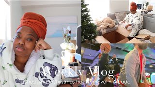 Weekly Vlog! Shopping + Christmas Tree Removal + Arcade | LOAFERETTE