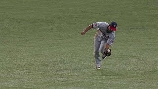 MIN@TOR: Santana robs Kratz with shoestring catch
