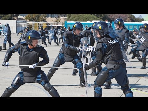 警視庁機動隊 新隊員合同訓練