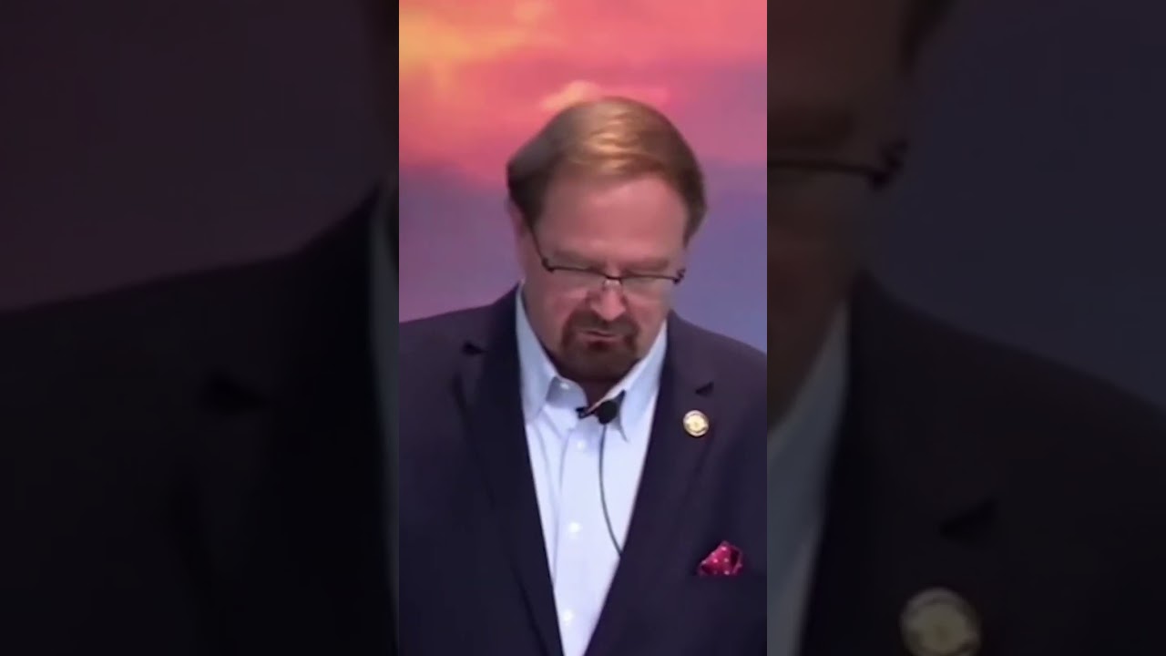 Town hall meeting in North Carolina erupts in chaos