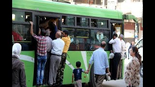 السرافيس بالكازية..والناس تنتظر بالشوارع..أزمة بنزين خانقة تعود إلى دمشق..كيف وصفها المواطنون؟