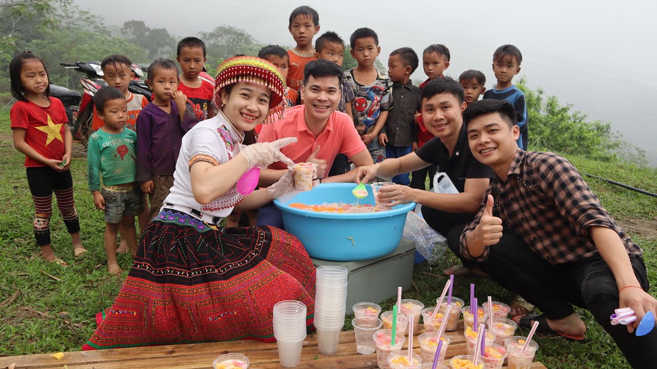 Người đàn ông lập kỷ lục Tây Bắc với 4 người vợ - Thau hoa quả siêu to khổng lồ