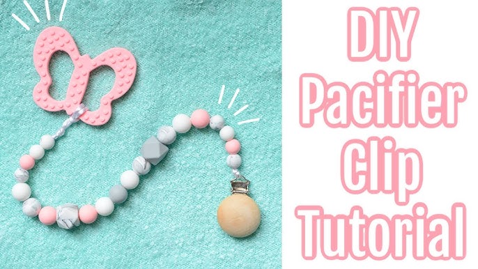 Cómo hacer sujetachupetes. How to Make A Pacifier Clip 