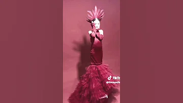 اخخ ياجمالها بالاحمر الخمري بدون موسيقى التاقات بالوصف 