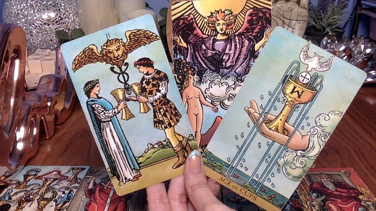PISCES *OMG! OMG! OMG PISCES!!* 💌  🥰  APRIL 2021 Tarot ASMR Love Reading