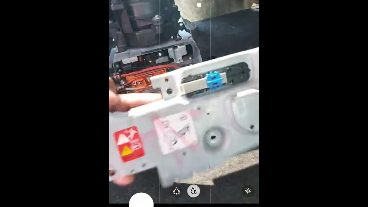 2013 chevy malibu eco/hybrid not chargin 12v battery easy fix, no carga
