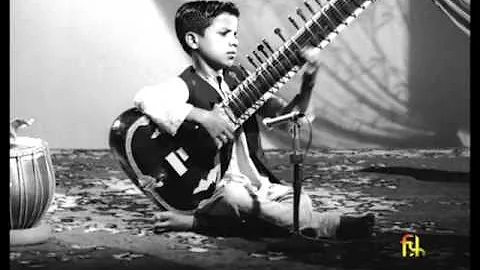 "Magic in the Fingers" - Sitar performance by Pandit Dr. Chandrakant Sardeshmukh at the age of 8