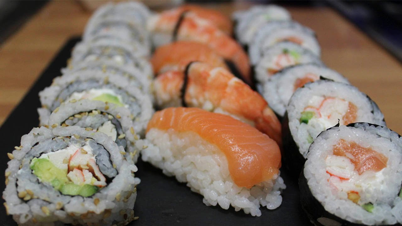 Truco para hacer Nigiris de Salmón Sushi Fácil y Rápido - YouTube