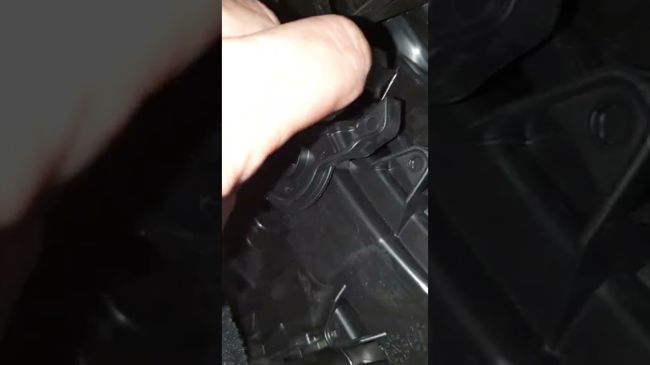 Замена фильтра салона Volvo XC60 ll.