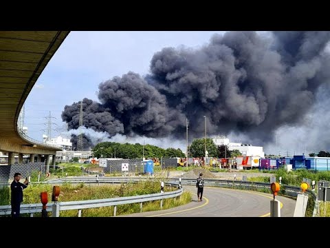 Мощный взрыв прогремел на химическом полигоне в городе Леверкузен в Германии…