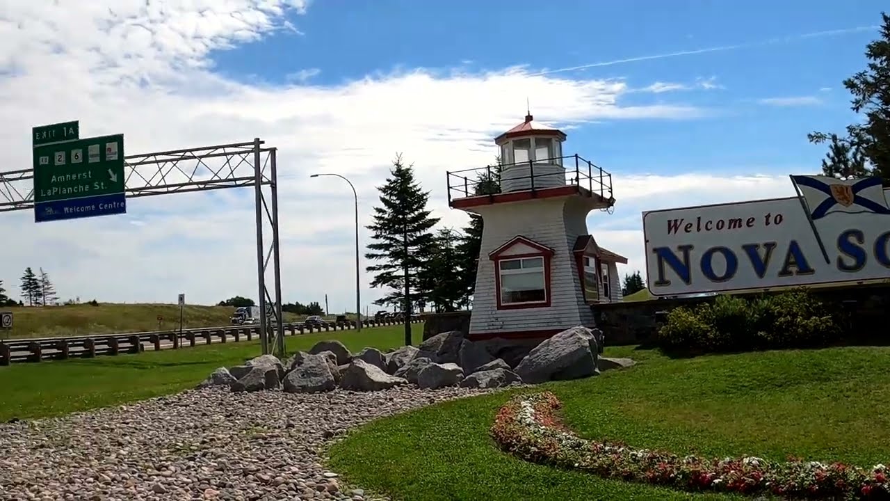 CROSSING THE BORDER FROM MAINE TO CANADA! SO NERVOUS!! YouTube