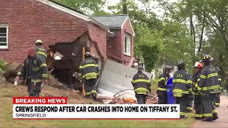 Vehicle crashes into Springfield home