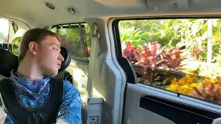 Sam checking in with guard Dave at The Polynesian Village Resort in Disney World @onthatnote  Details