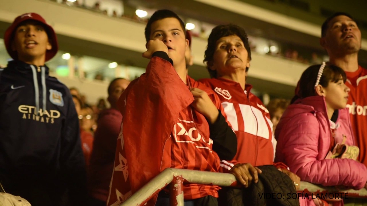 La pasión del hincha en el Clásico Independiente 2-0 Racing - 2017