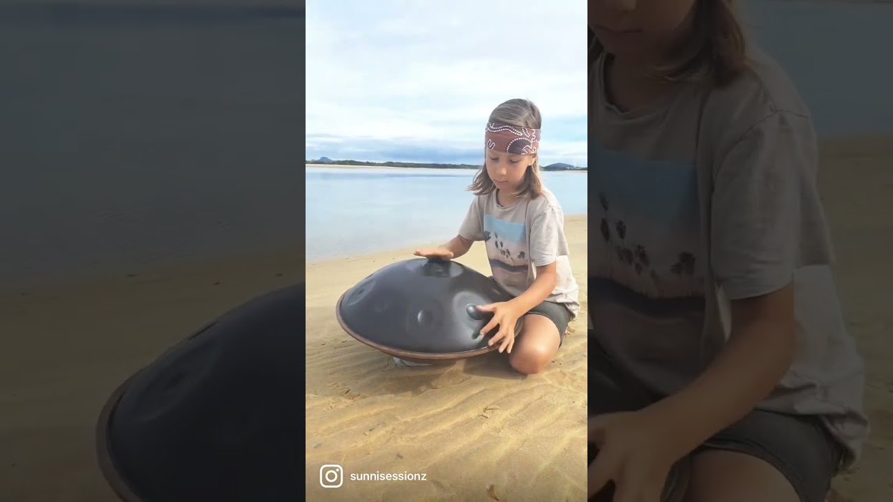 Obejrzyj Sunnisessionz - Sunni Holden Start the day with some sweet sounds of Handpan. w YouTube Obejrzyj Sunnisessionz - Sunni Holden Start the day with some sweet sounds of Handpan. w YouTube