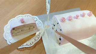 كيك فانيلا محشوة بالكريمة وتغليفها بعجينة السكر  /   Cake Vanilla With Cream and Gum Paste