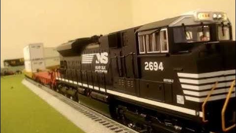 MTH Railking SD70M-2 running @ 2 smph