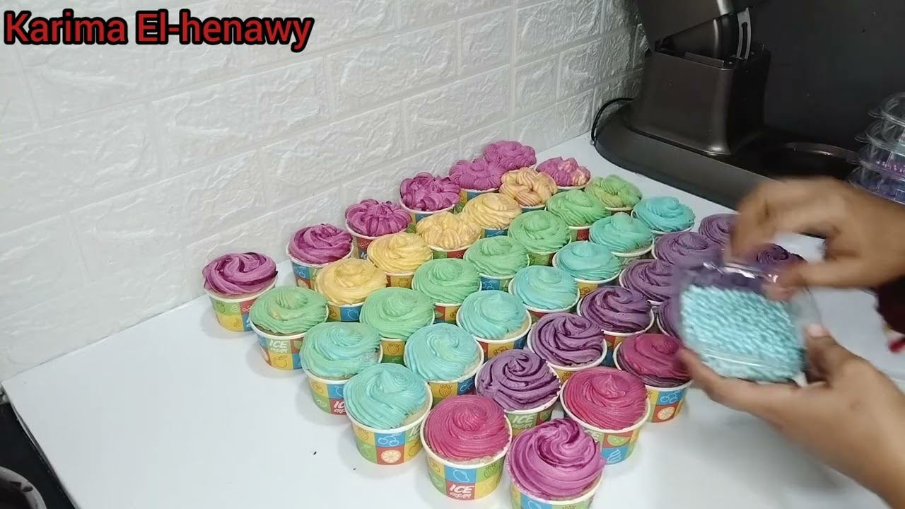 ٤٠ قطعه كاب كيك بدون قالب و من نص كيلو اسبونش وربع كيلو كريمة❤️🍫🎂