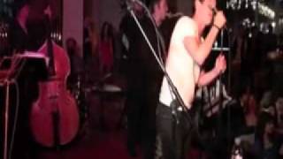 Katy Perry's Brother - David Hudson Singing LIVE !