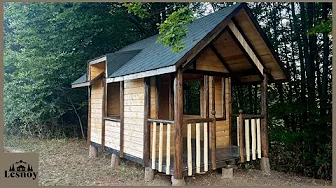 I continue the construction of a house near the forest. They made a roof. Part 3