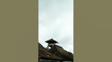 Bekend als Tenun Sasak met een traditioneel apparaat | #shorts #desasade #lombok #reizen #reis