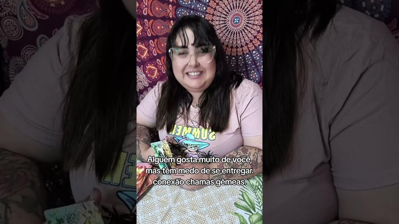 Alguém gosta muito de você, mas têm medo de se entregar ☺️ Chamas ❤️‍🔥 gêmeas. 