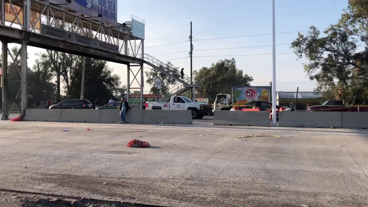 Mujer muere al ser atropellada en Periférico y Adolf B. Horn - YouTube