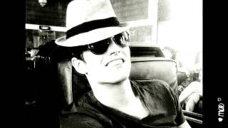 ➤ Daniel Sharman -  On top of the world