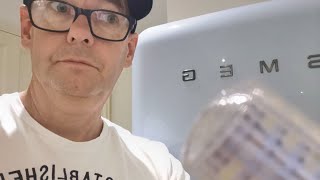 How to change the light bulb in a SMEG FAB32 fridge freezer