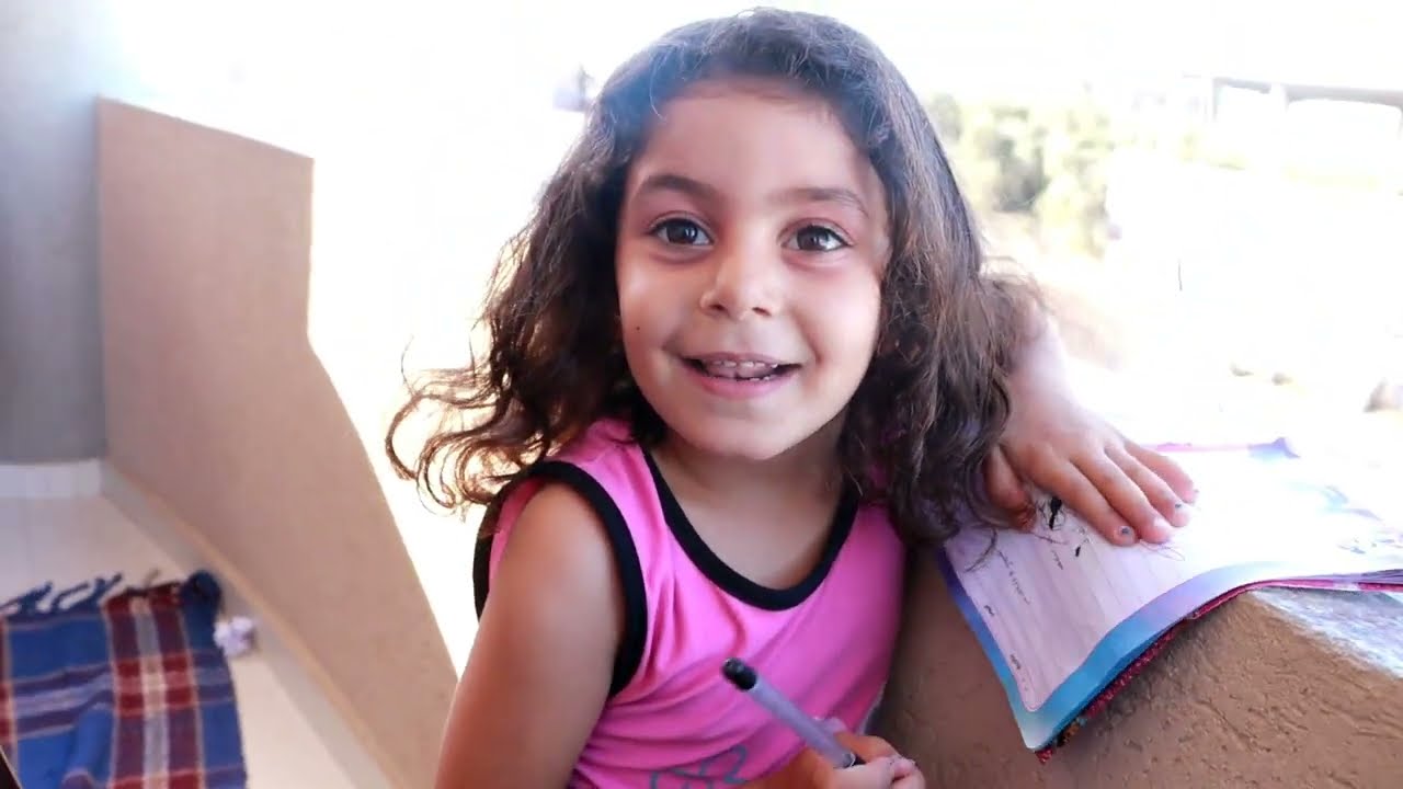 لما بنتك تقص شعرها مثل الاولاد واختها الصغيرة تغار😭