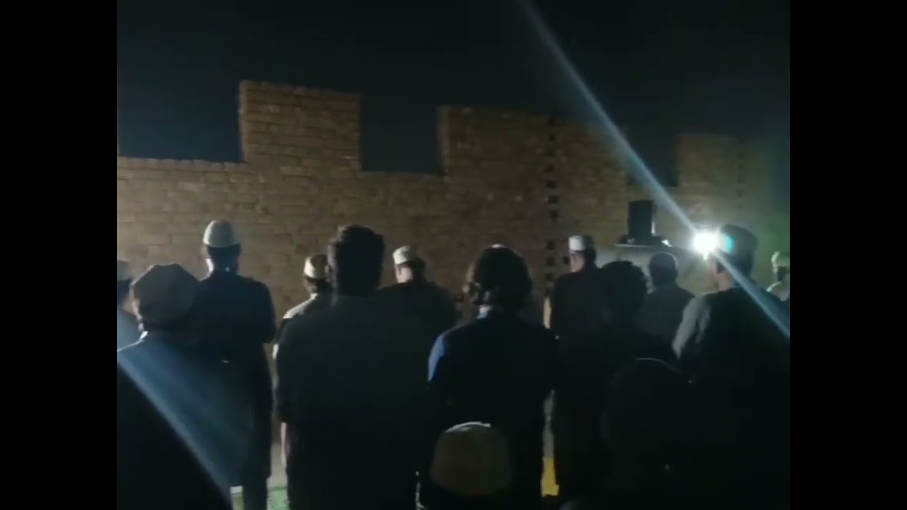 مدرسہ بنوریہ پشاور میں ختم القران کی اخری شب