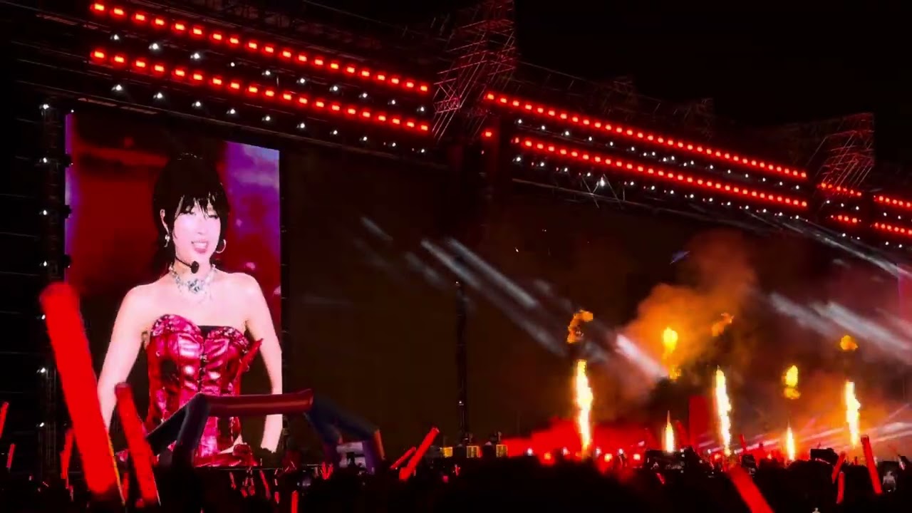 [13.09.25] RED FLAG tại Em Xinh “Say Hi” Concert Day 1 HCM