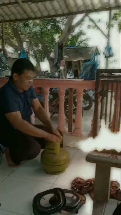 Tes keamanan pada regulator tabung gas || #shorts #beranda