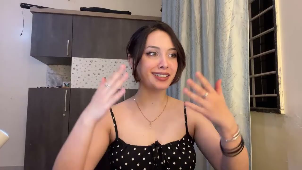 Анжели в Индии is live